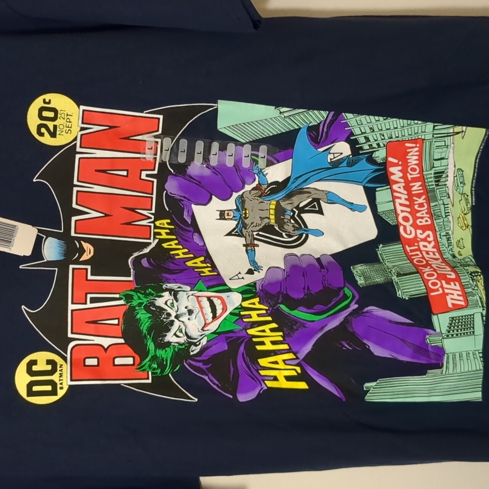 (NWT) Batman 'Comic Style' Tee Men's Size Large